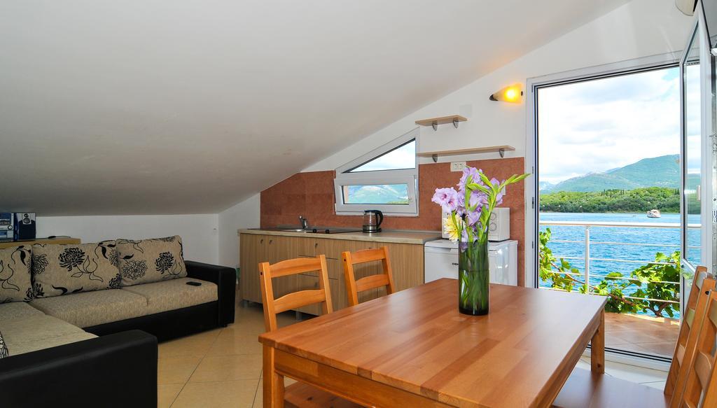 Apartments Novo Mulo Tivat Ngoại thất bức ảnh